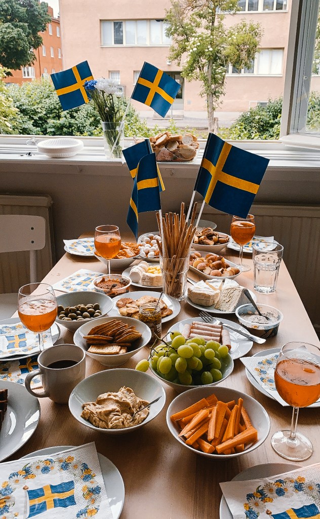 Dieses Bild hat ein leeres alt-Attribut; sein Dateiname ist midsommar.jpg.