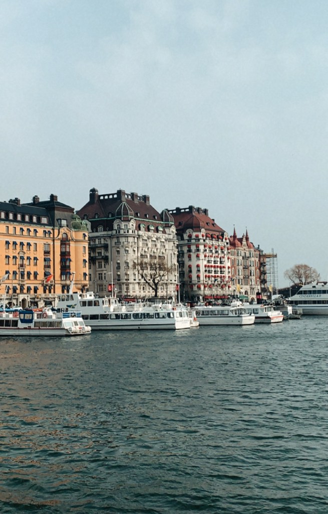 Dieses Bild hat ein leeres alt-Attribut; sein Dateiname ist nybroplats.jpg.